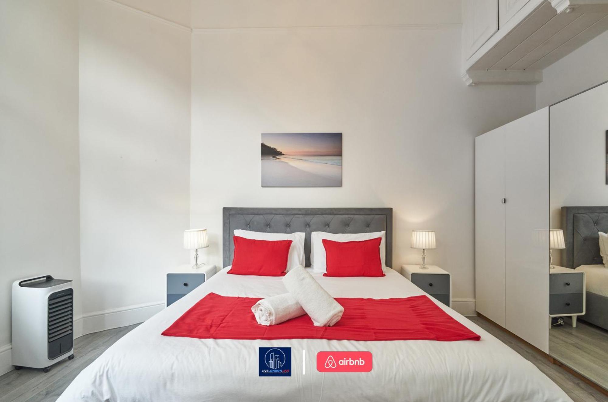 Last-Minute Specials L Sleeps Up To 4 Guests L One-Bedroom Apartment With King Bed And High Ceilings Near Camden By Live London Short Lets & Serviced Accommodation Экстерьер фото