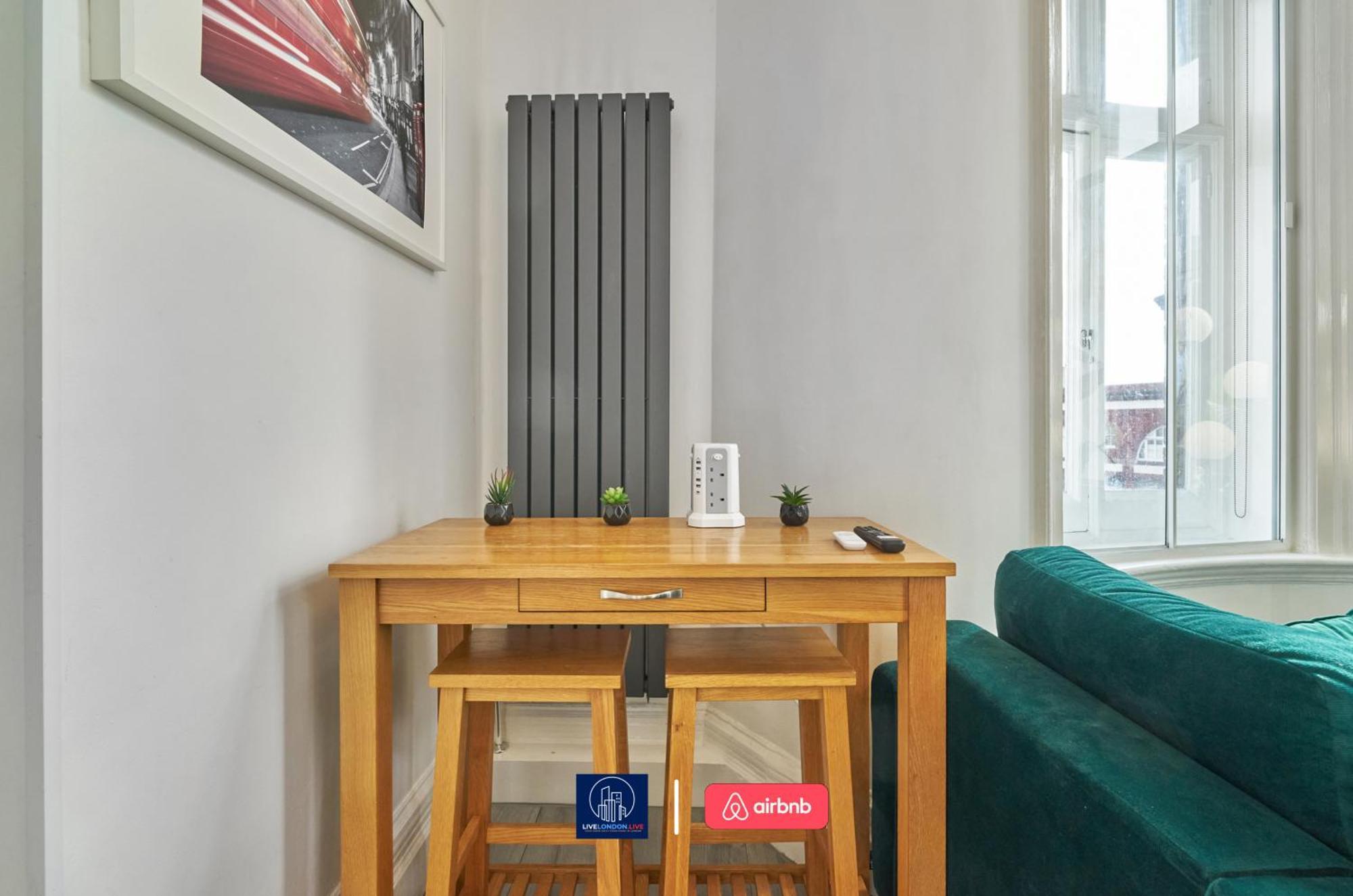 Last-Minute Specials L Sleeps Up To 4 Guests L One-Bedroom Apartment With King Bed And High Ceilings Near Camden By Live London Short Lets & Serviced Accommodation Экстерьер фото